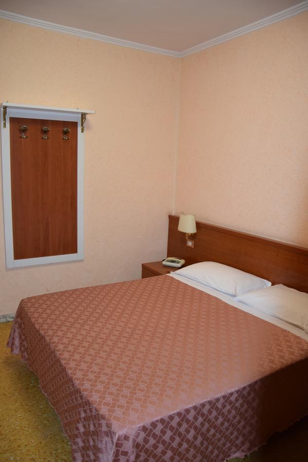 Hotel Bruna Ρώμη Εξωτερικό φωτογραφία