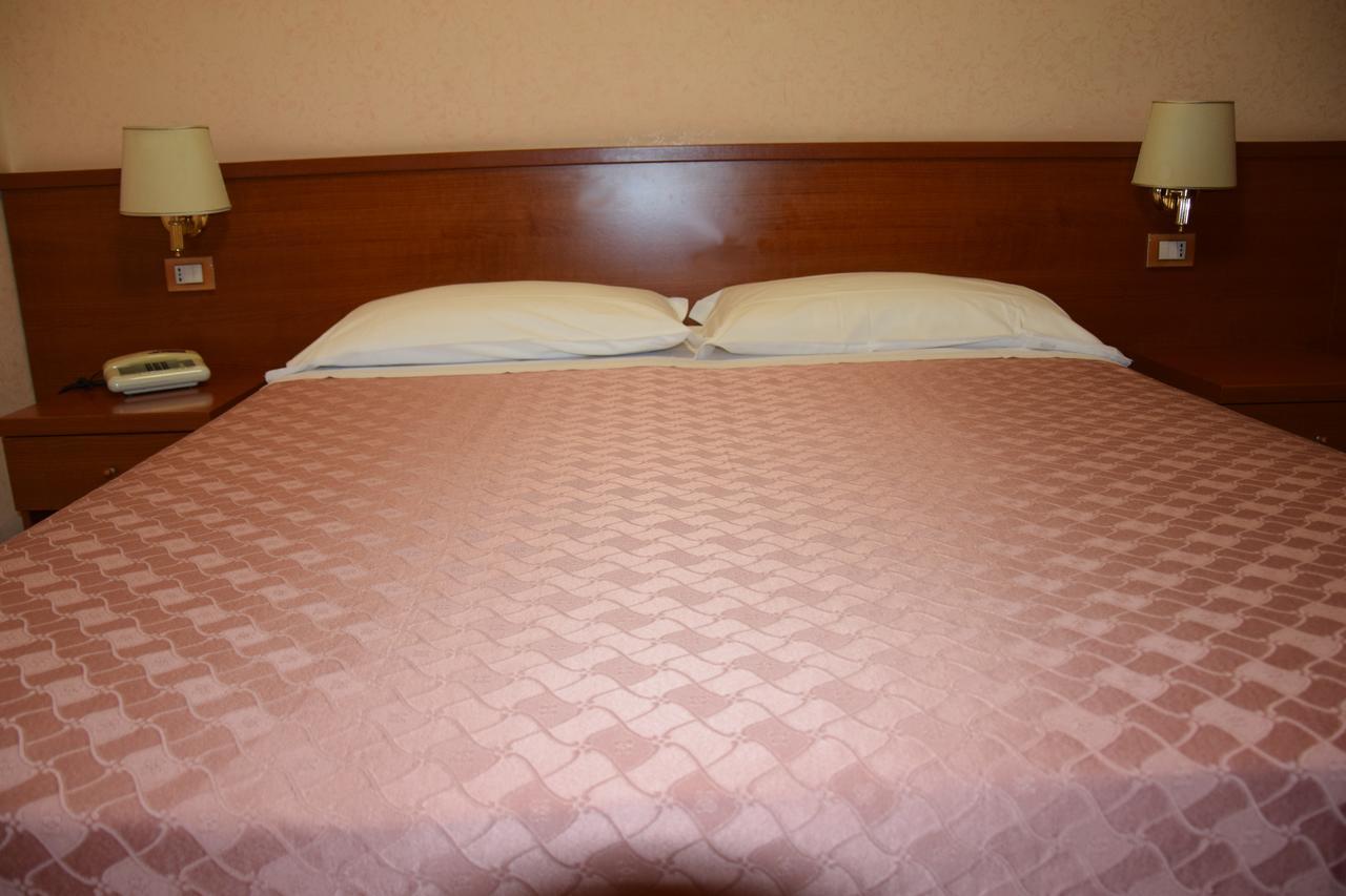 Hotel Bruna Ρώμη Εξωτερικό φωτογραφία