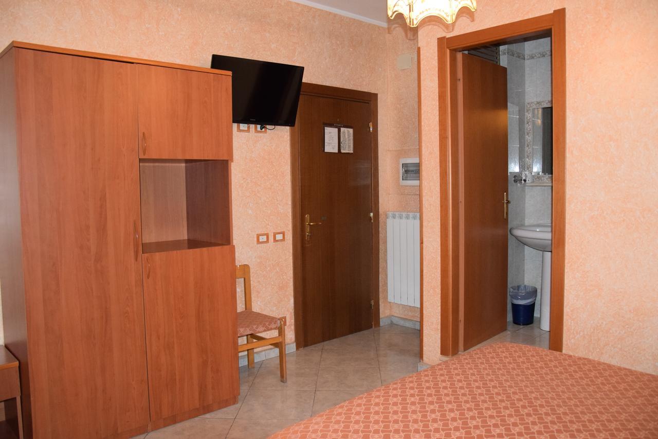 Hotel Bruna Ρώμη Εξωτερικό φωτογραφία